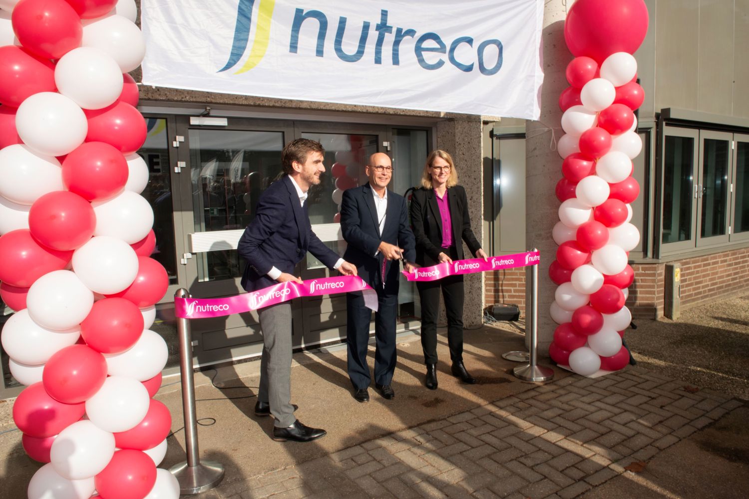 Ribbon cutting opening cell feed Boxmeer
